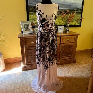 🌺 Just Taylor Full Length Pleated Skirt Dress